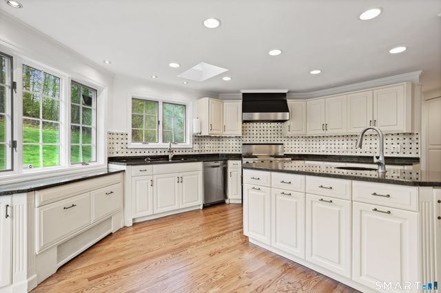 120 Braeside Drive, Hamden, CT 06514