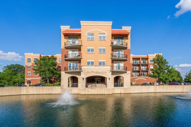 1200 N Foxdale Drive 310, Addison, IL 60101