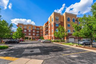 1200 N Foxdale Drive 310, Addison, IL 60101