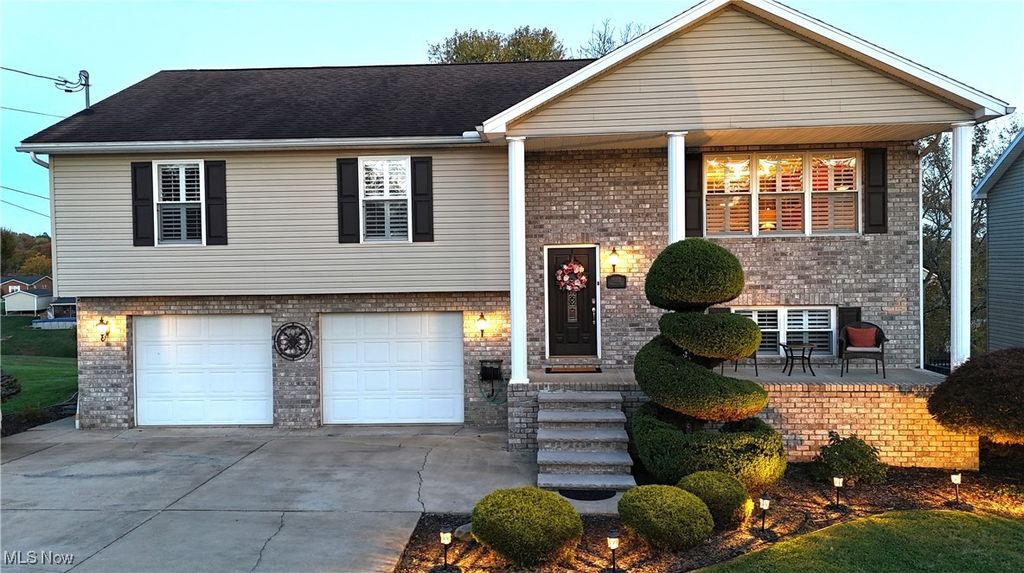 5110 Briscoe Road, Vienna, WV 26105