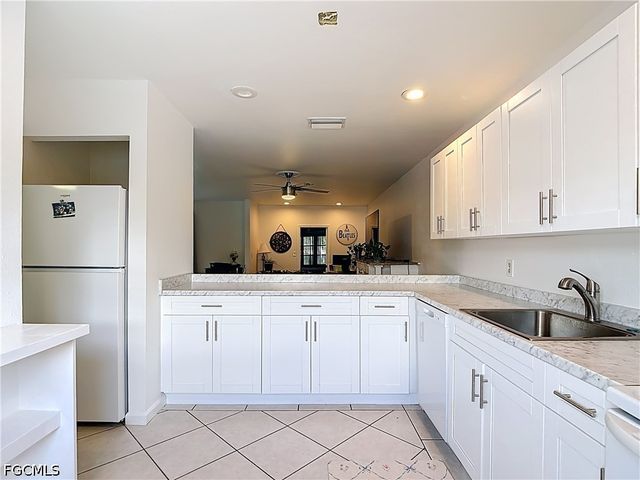 4293 Island CIR 4, Fort Myers, FL 33919