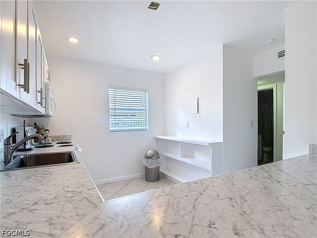 4293 Island CIR 4, Fort Myers, FL 33919