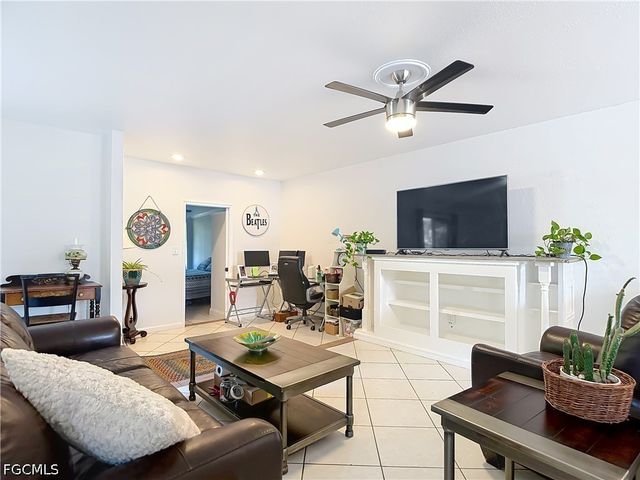4293 Island CIR 4, Fort Myers, FL 33919