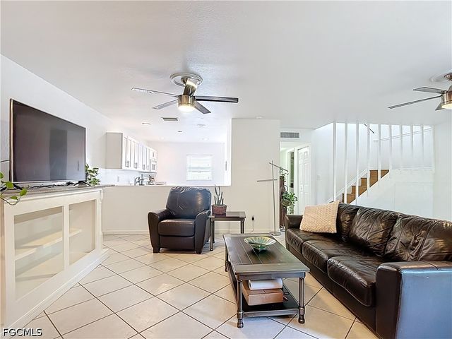 4293 Island CIR 4, Fort Myers, FL 33919