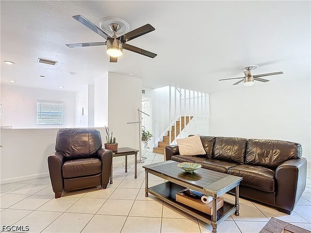4293 Island CIR 4, Fort Myers, FL 33919