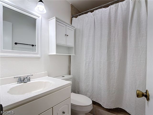 4293 Island CIR 4, Fort Myers, FL 33919