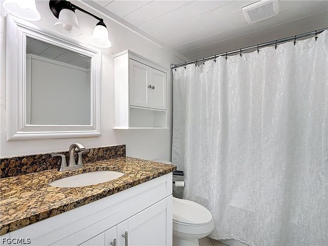 4293 Island CIR 4, Fort Myers, FL 33919