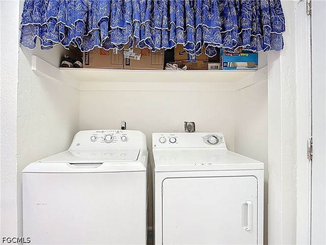 4293 Island CIR 4, Fort Myers, FL 33919