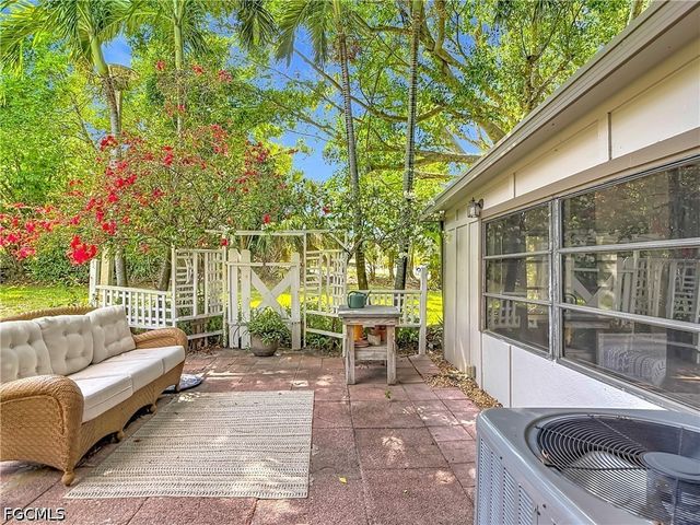 4293 Island CIR 4, Fort Myers, FL 33919