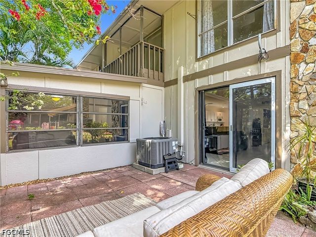 4293 Island CIR 4, Fort Myers, FL 33919