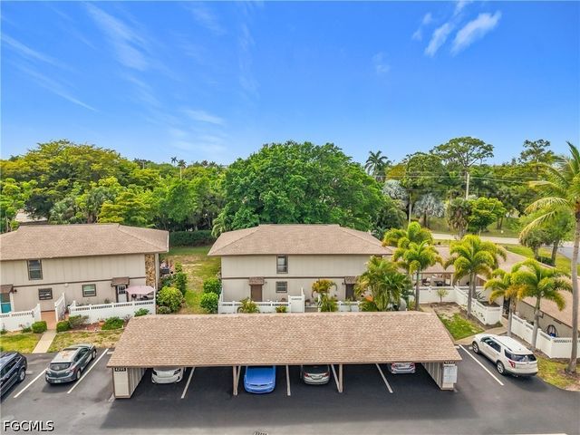 4293 Island CIR 4, Fort Myers, FL 33919