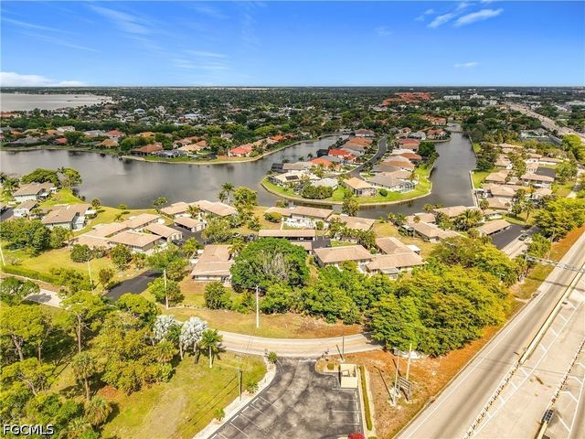 4293 Island CIR 4, Fort Myers, FL 33919