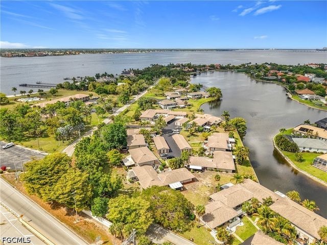 4293 Island CIR 4, Fort Myers, FL 33919