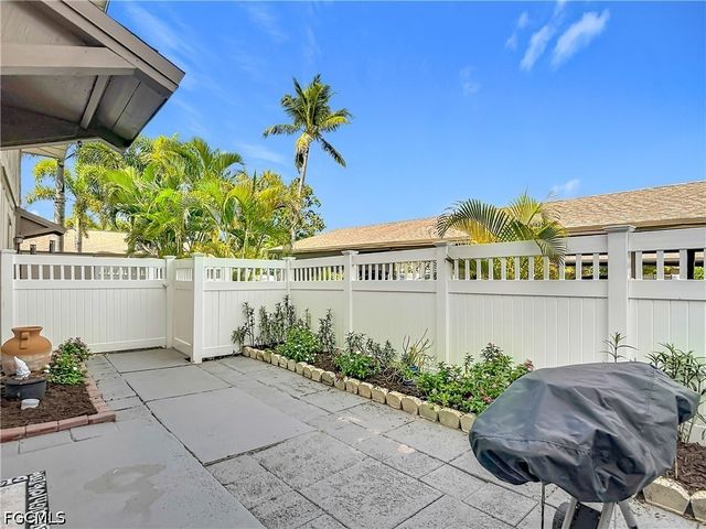 4293 Island CIR 4, Fort Myers, FL 33919