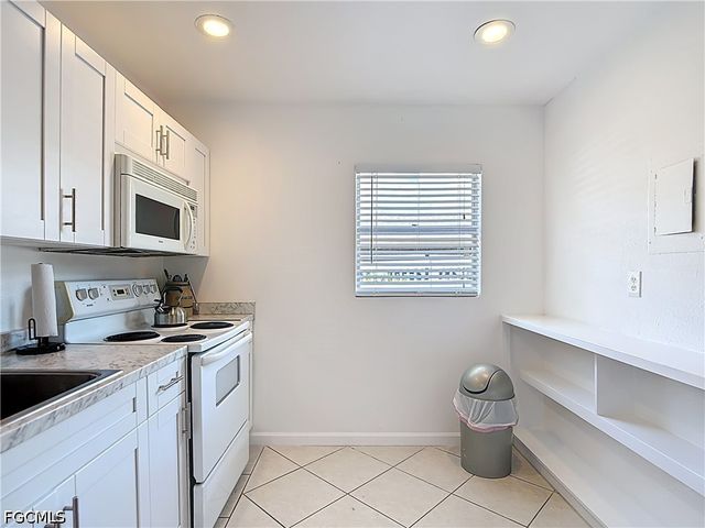 4293 Island CIR 4, Fort Myers, FL 33919