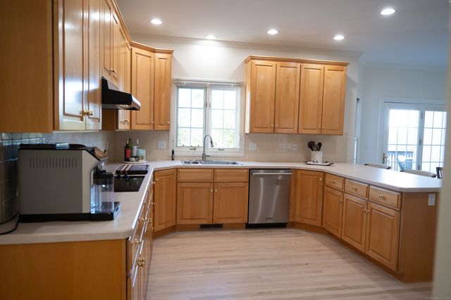 412 Laurelwood Lane, Southbury, CT 06488