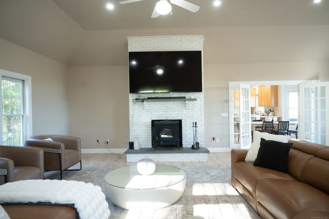 412 Laurelwood Lane, Southbury, CT 06488