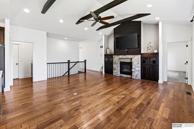 19312 Robin Drive, Gretna, NE 68028