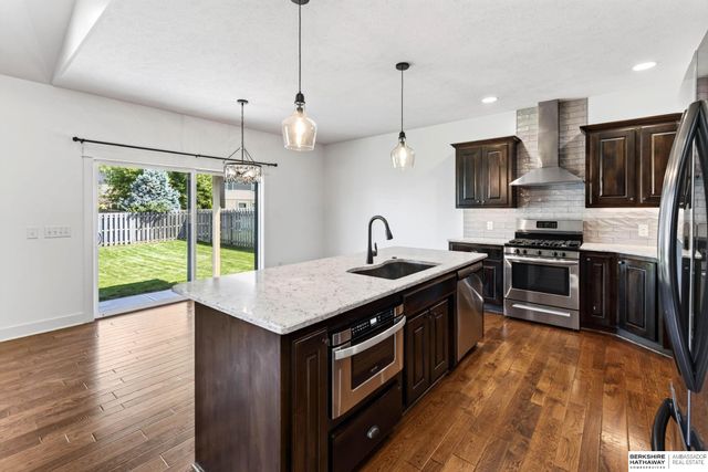 19312 Robin Drive, Gretna, NE 68028