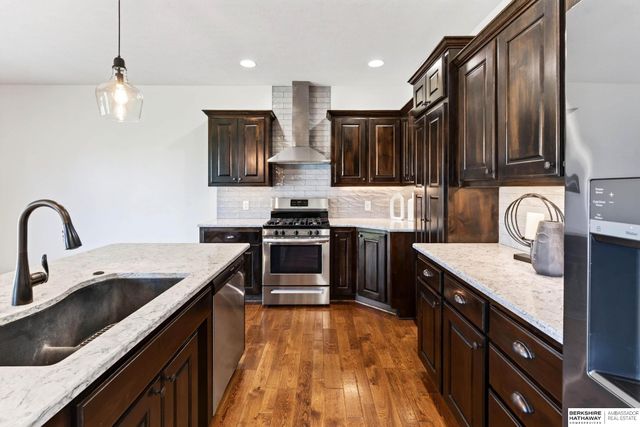 19312 Robin Drive, Gretna, NE 68028