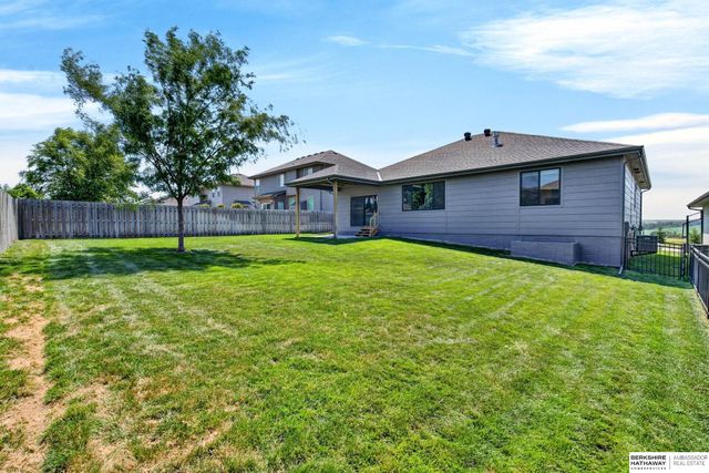 19312 Robin Drive, Gretna, NE 68028