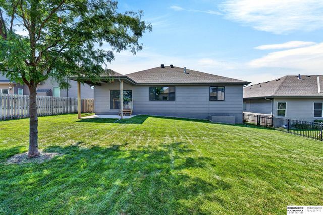 19312 Robin Drive, Gretna, NE 68028