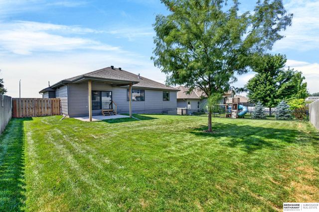 19312 Robin Drive, Gretna, NE 68028