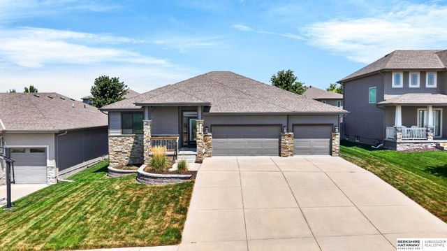 19312 Robin Drive, Gretna, NE 68028