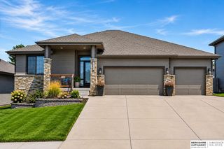 19312 Robin Drive, Gretna, NE 68028