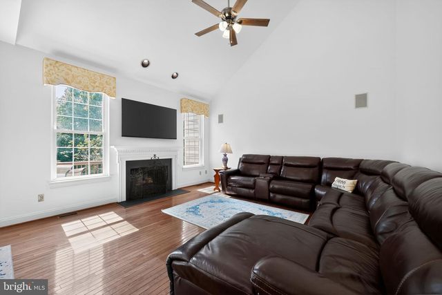 222 HILLSBORO MILLS LN, Wallingford, PA 19086