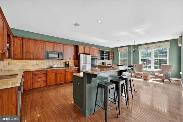 222 HILLSBORO MILLS LN, Wallingford, PA 19086