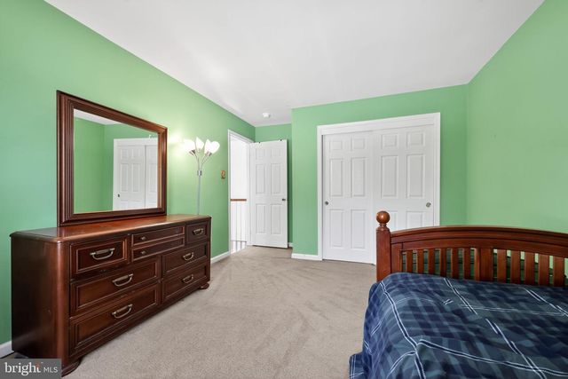 222 HILLSBORO MILLS LN, Wallingford, PA 19086