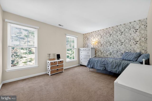 222 HILLSBORO MILLS LN, Wallingford, PA 19086