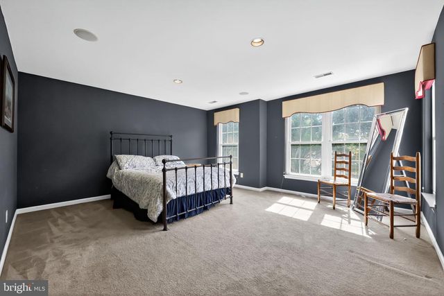 222 HILLSBORO MILLS LN, Wallingford, PA 19086