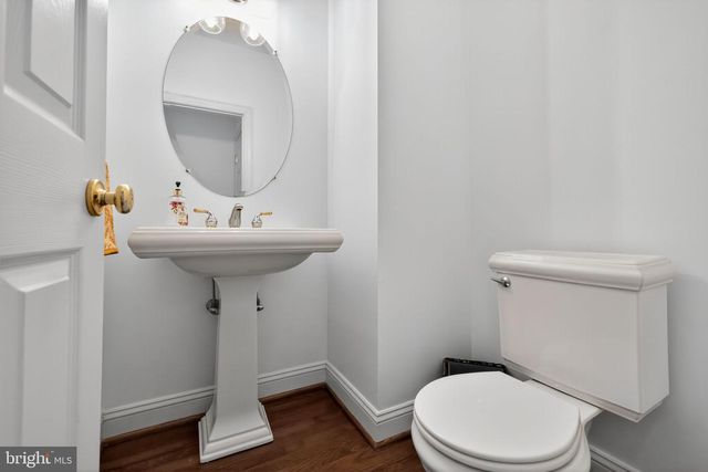 222 HILLSBORO MILLS LN, Wallingford, PA 19086
