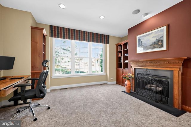 222 HILLSBORO MILLS LN, Wallingford, PA 19086