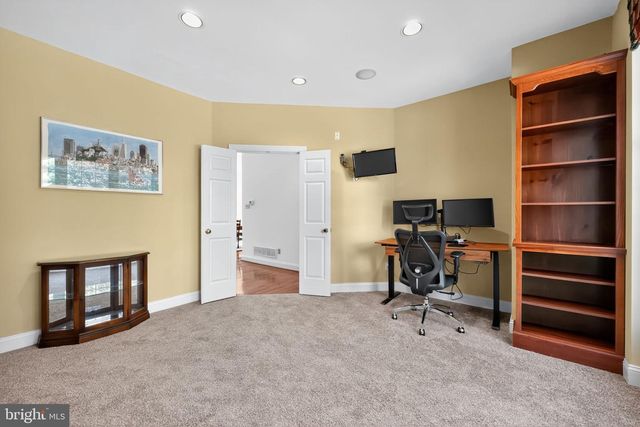 222 HILLSBORO MILLS LN, Wallingford, PA 19086