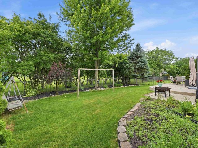 19866 Barchester Drive, Macomb Twp, MI 48044