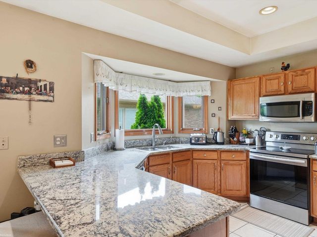 19866 Barchester Drive, Macomb Twp, MI 48044