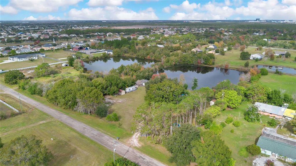 Image 16 of property listing at 4185 CARDINAL LANE, Kissimmee, FL 34744