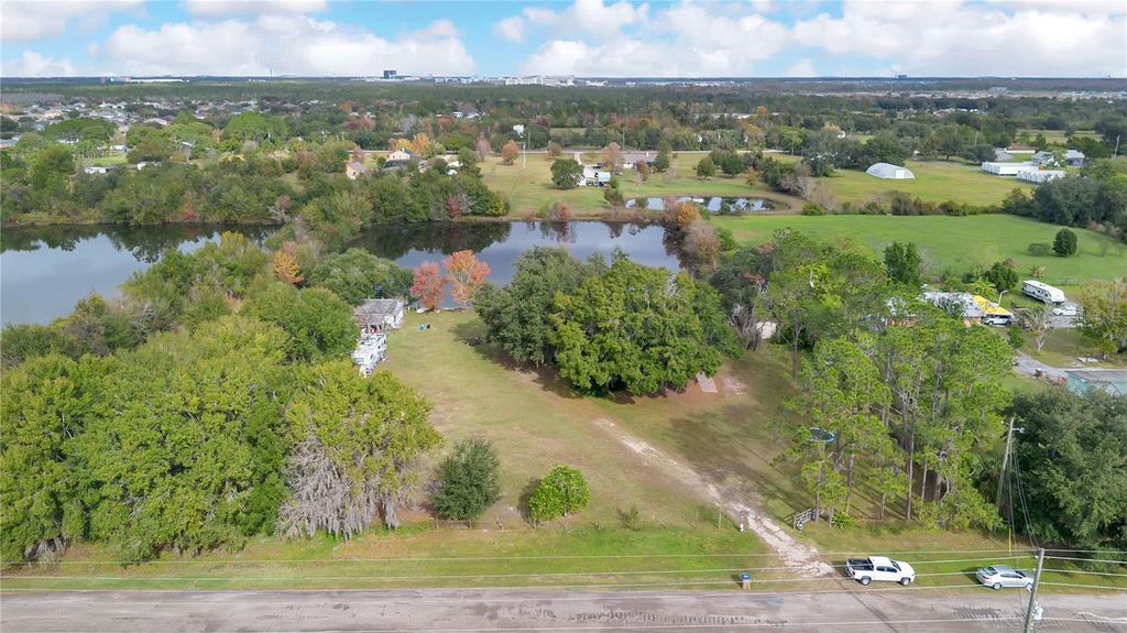 Image 17 of property listing at 4185 CARDINAL LANE, Kissimmee, FL 34744