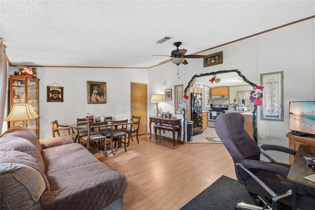 Image 3 of property listing at 4185 CARDINAL LANE, Kissimmee, FL 34744