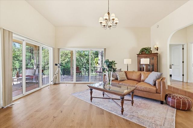 16104 Fairway Glen Pl, Grass Valley, CA 95949