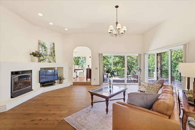 16104 Fairway Glen Pl, Grass Valley, CA 95949