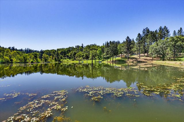 16104 Fairway Glen Pl, Grass Valley, CA 95949