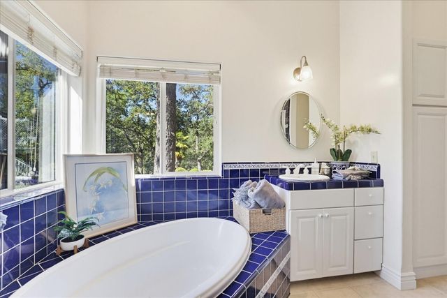 16104 Fairway Glen Pl, Grass Valley, CA 95949