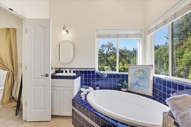 16104 Fairway Glen Pl, Grass Valley, CA 95949