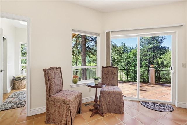 16104 Fairway Glen Pl, Grass Valley, CA 95949