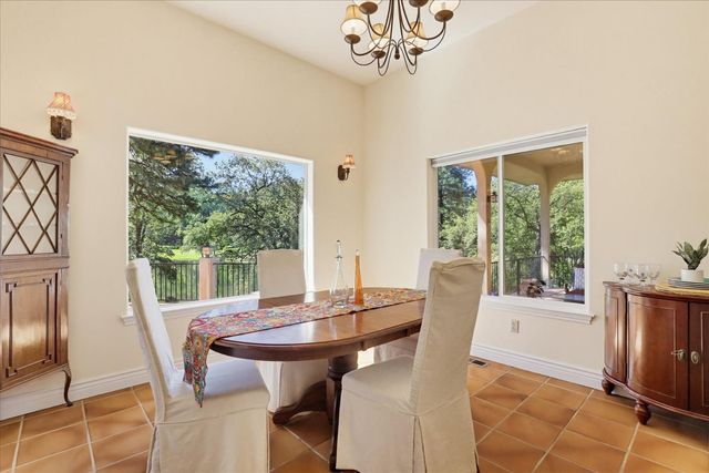 16104 Fairway Glen Pl, Grass Valley, CA 95949