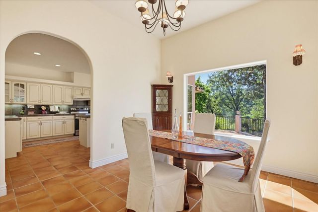 16104 Fairway Glen Pl, Grass Valley, CA 95949